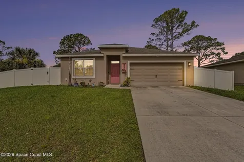 860 Airport Avenue SE Palm Bay FL 32909