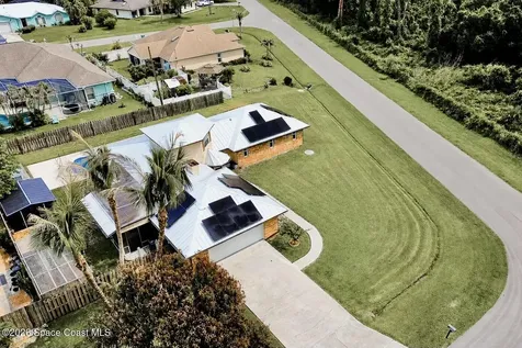 1091 SE Spinnaker Avenue Port St. Lucie FL 34983