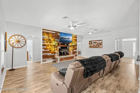 4148 Gardenwood Circle Grant FL 32949