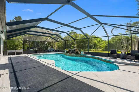 4148 Gardenwood Circle Grant FL 32949