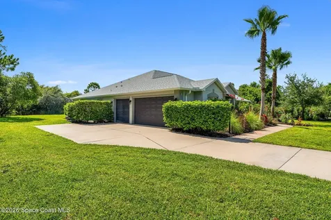 4148 Gardenwood Circle Grant FL 32949