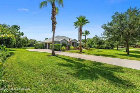 4148 Gardenwood Circle Grant FL 32949