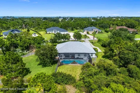 4148 Gardenwood Circle Grant FL 32949