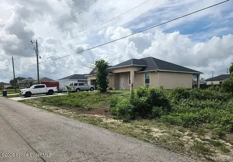 2903 26th Street SW Lehigh Acres FL 33973