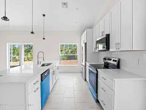 1542 Trojan Street SE Palm Bay FL 32909