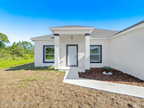 1542 Trojan Street SE Palm Bay FL 32909