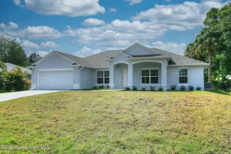 426 Lanfair Avenue Sebastian FL 32958