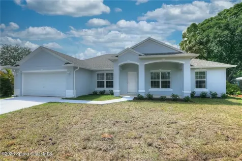 426 Lanfair Avenue Sebastian FL 32958