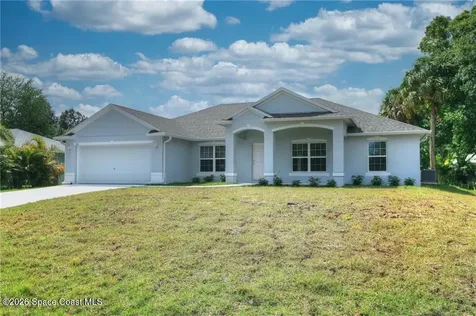 426 Lanfair Avenue Sebastian FL 32958
