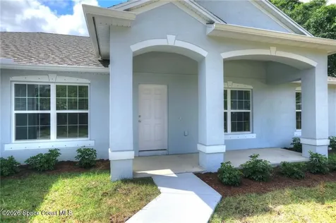 426 Lanfair Avenue Sebastian FL 32958