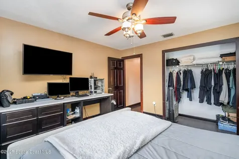 562 Lake Ashley Circle Melbourne FL 32904