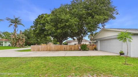 667 Antigua Street NE Palm Bay FL 32907