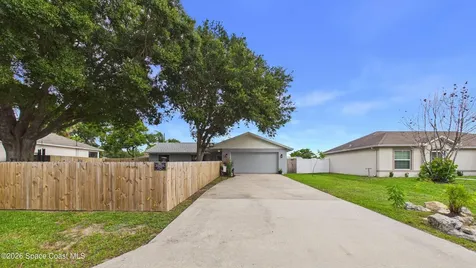 667 Antigua Street NE Palm Bay FL 32907
