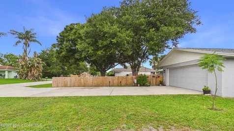 667 Antigua Street NE Palm Bay FL 32907
