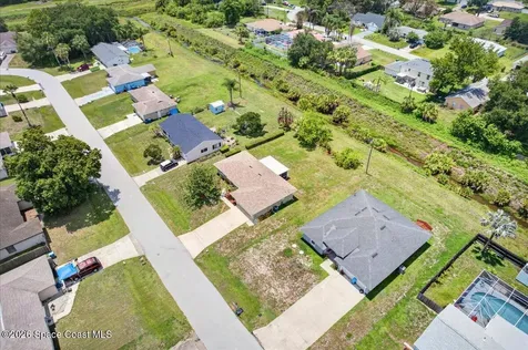 1337 Gilpin Street NW Palm Bay FL 32907