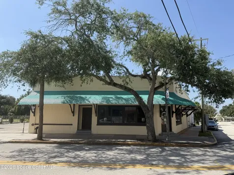 2021 Melbourne Court Melbourne FL 32901