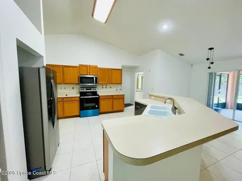 670 Elmont Street NW Palm Bay FL 32907