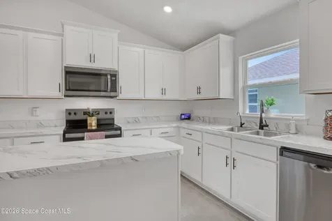 1038 Soleway Avenue NW Palm Bay FL 32907