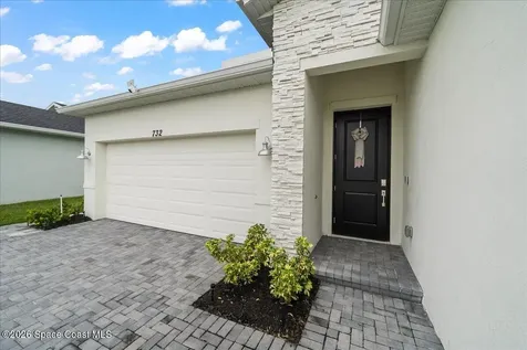732 Veridian Circle NW Palm Bay FL 32907