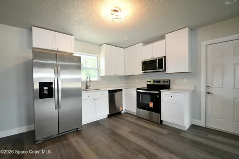 919 Colonial Avenue SE Palm Bay FL 32905