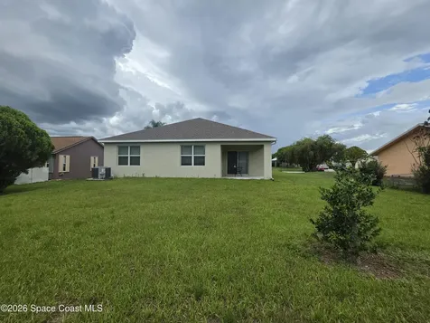 1625 Kanabec Avenue NW Palm Bay FL 32907