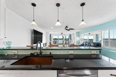 1909 S Riverside Drive S Edgewater FL 32141