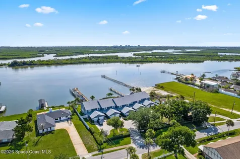 1909 S Riverside Drive S Edgewater FL 32141