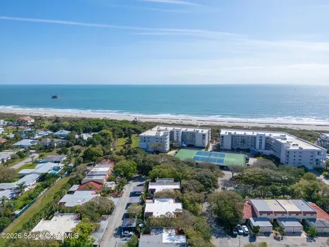 8762 Live Oak Court Cape Canaveral FL 32920