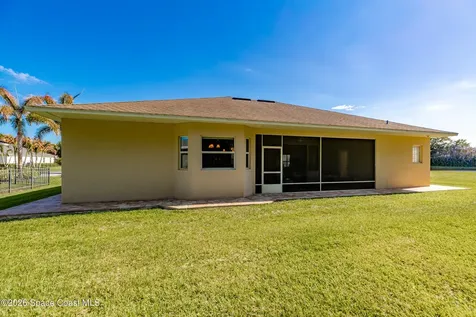 7445 36th Court Vero Beach FL 32967