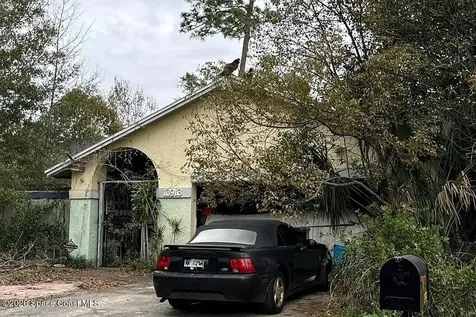 13913 Cherry Creek Drive Tampa FL 33618