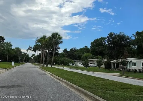 536 S Seneca Boulevard Daytona Beach FL 32114