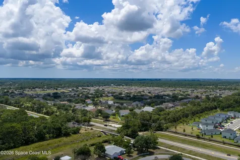 320 Wishing Well Circle SW Palm Bay FL 32908