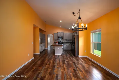320 Wishing Well Circle SW Palm Bay FL 32908