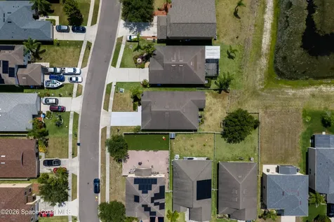 320 Wishing Well Circle SW Palm Bay FL 32908