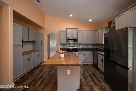 320 Wishing Well Circle SW Palm Bay FL 32908