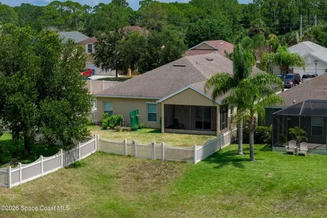 320 Wishing Well Circle SW Palm Bay FL 32908