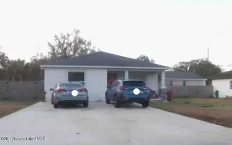 1209 E Ohio Street Plant City FL 33563