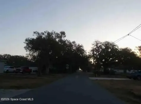 1209 E Ohio Street Plant City FL 33563