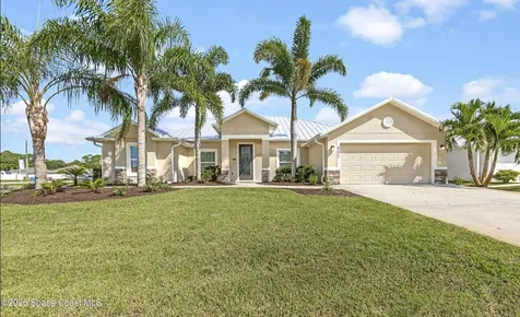 885 Starland Street SE Palm Bay FL 32909
