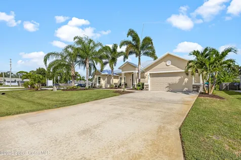 885 Starland Street SE Palm Bay FL 32909