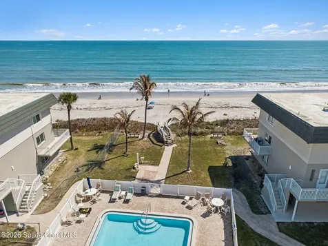 2925 N Jimmy Buffett Memorial Highway Indialantic FL 32903