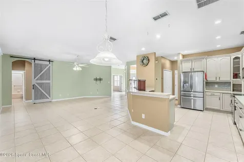 2438 Greenwillow Drive Orlando FL 32825