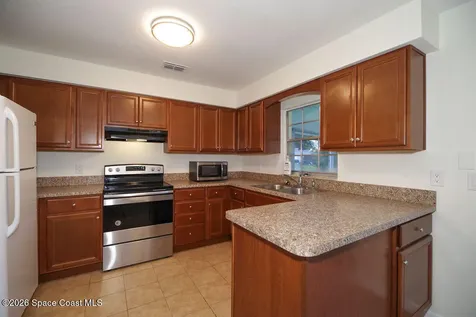765 Cleaves Street SE Palm Bay FL 32909