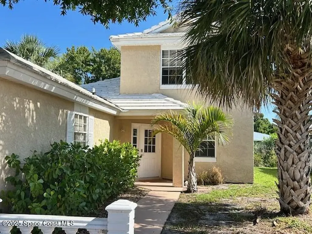 834 Wateroak Drive NE Palm Bay FL 32905