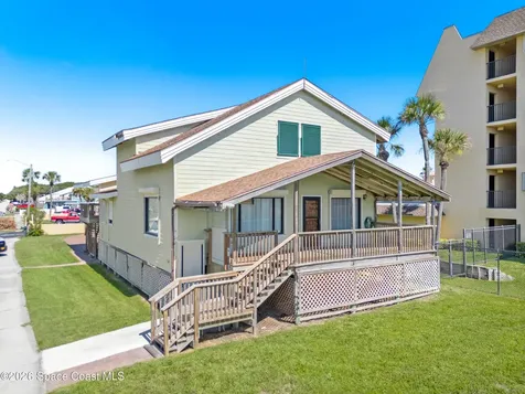 558 Harrison Avenue Cape Canaveral FL 32920