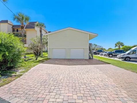 558 Harrison Avenue Cape Canaveral FL 32920