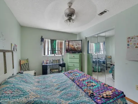 689 Caballero Avenue SE Palm Bay FL 32909