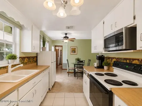 689 Caballero Avenue SE Palm Bay FL 32909