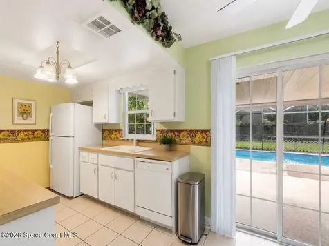 689 Caballero Avenue SE Palm Bay FL 32909