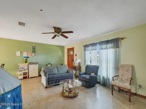 689 Caballero Avenue SE Palm Bay FL 32909